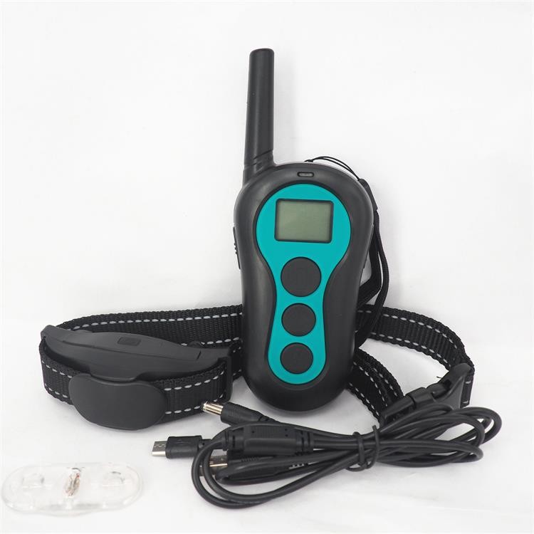 China Waterproof Rechargeable Pet Training Products Remote Control Electric Shock Collar For Dogs on sale