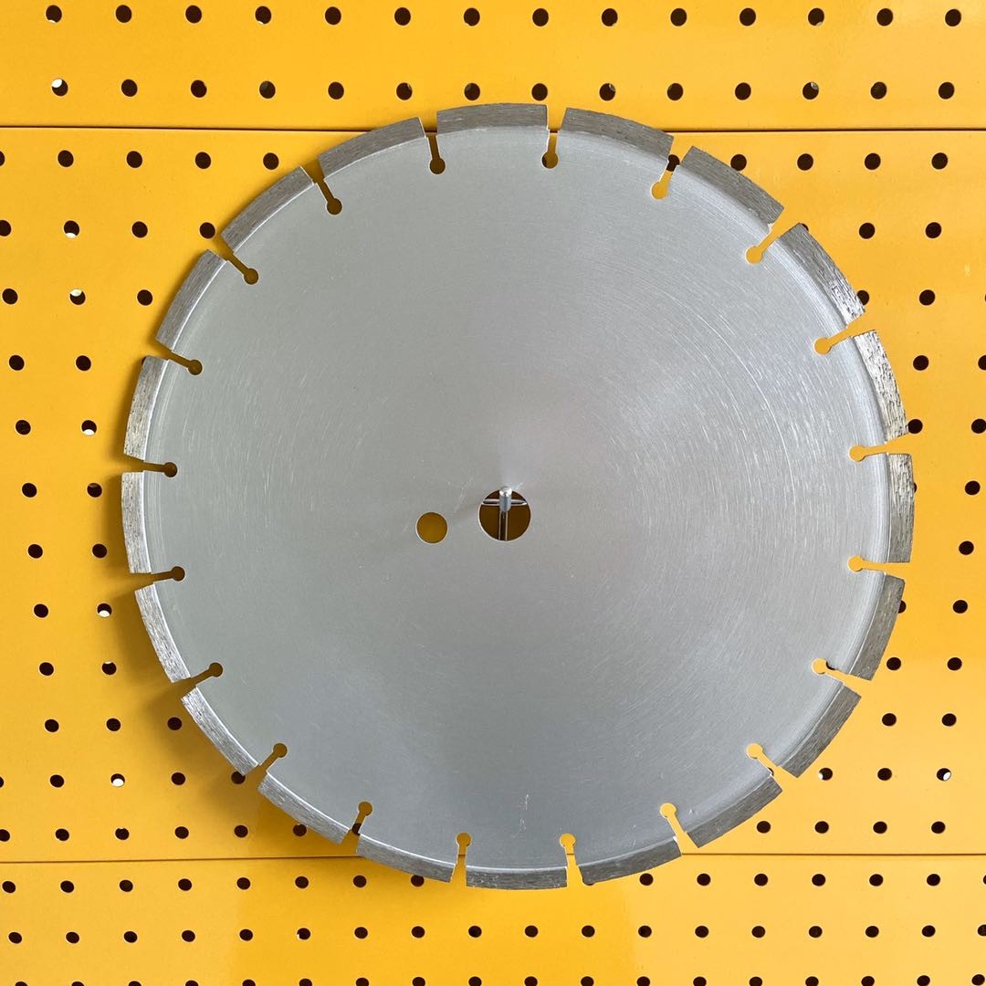 Quality Granite Concrete Dry Cut Diamond Blade Laser Welded 7 In 180 X 2.4/1.8 X 10x13T for sale