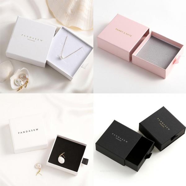 Pull Out Black Cardboard Necklace Box With 1.5cm Thick Sponge