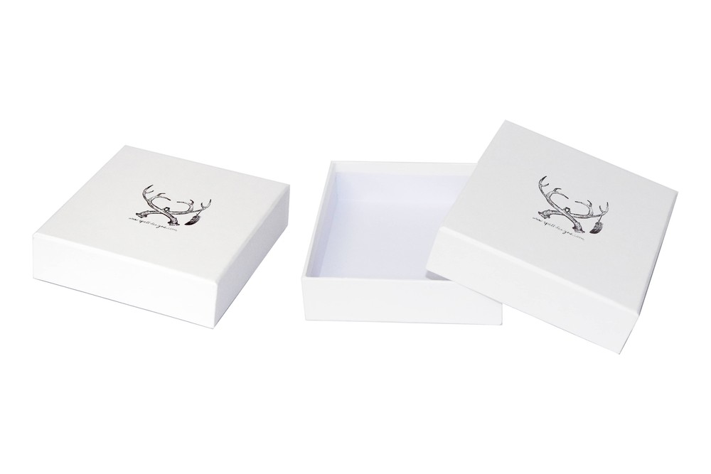 White Square Cardboard Jewelry Packaging Box 9x9x3.5cm For Bridal