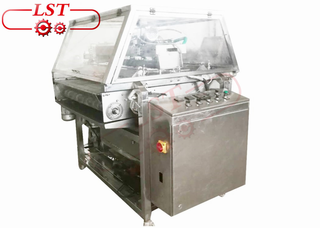 100-200KG Capacity Chocolate Injection Machine CE Certification With Cooling Tunnel
