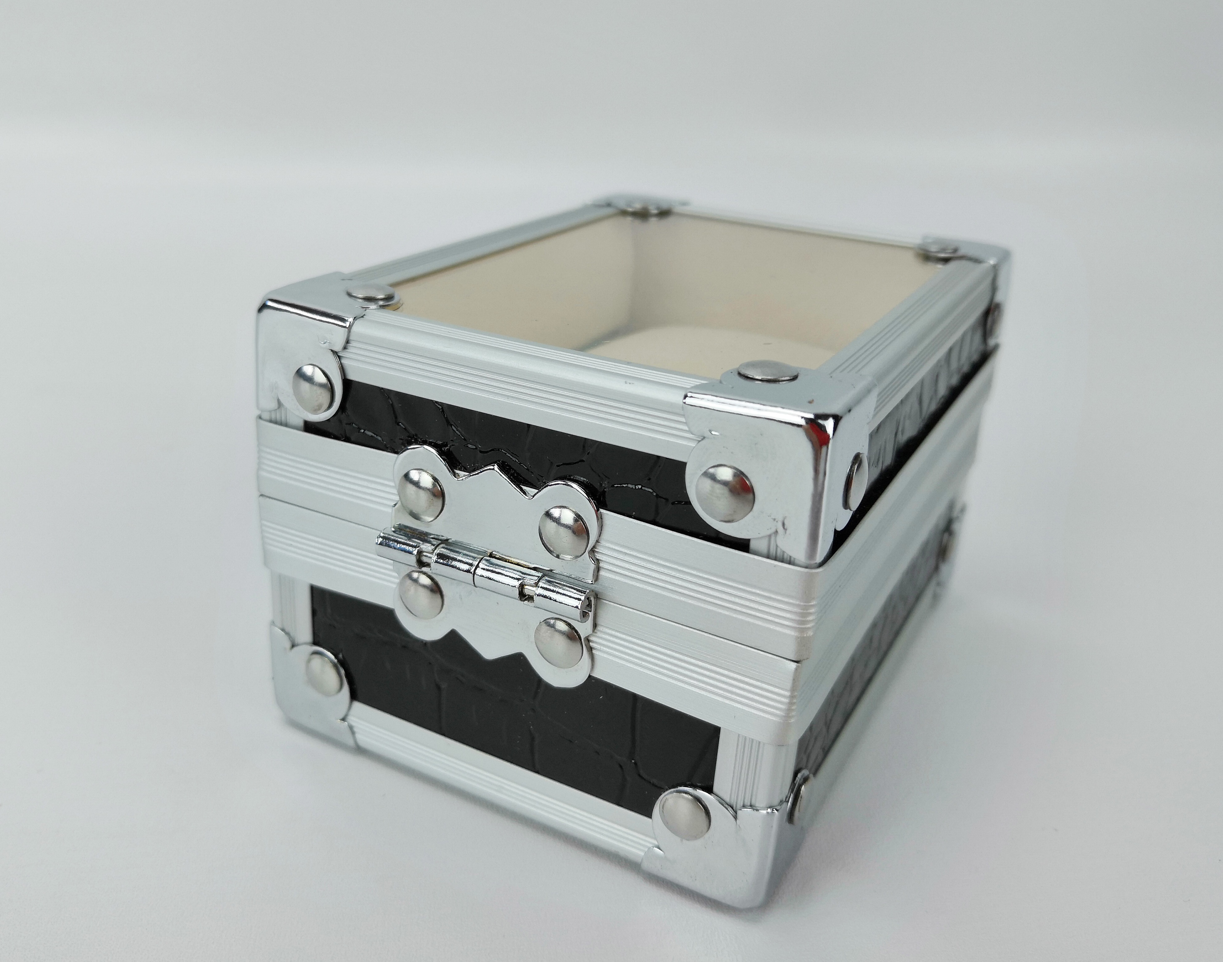 Quality Aluminum Watch Display Case Small Watch Carry Case For One Watch for sale