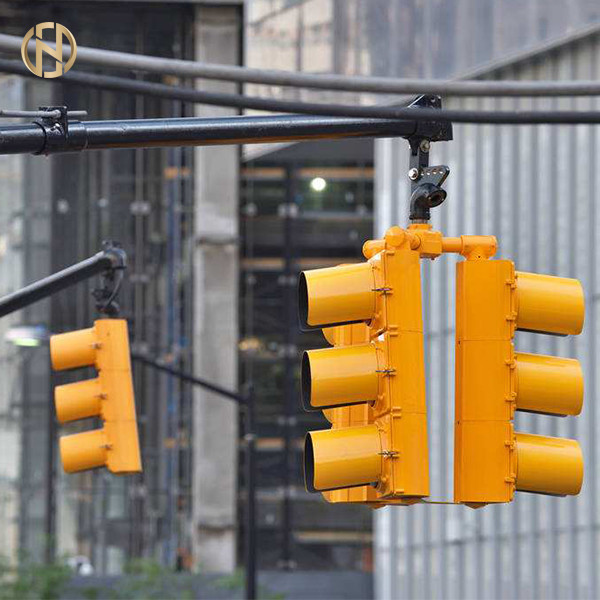 Buy Hot Dip Galvanized Traffic Signal Pole 4M 6M 8M For Traffic Control System at wholesale prices