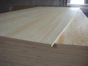 Quality Natural Color Pine Veneer Plywood , Furniture grade 4 By 8 Plywood Sheets for sale