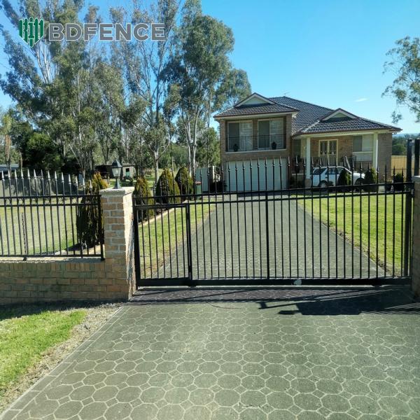 Functional Tubular Steel Fence Practical Use