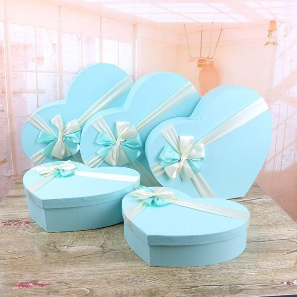 Red Customized Gift Box Heart Shaped Paper Chocolate Packaging Box With Logo Printing