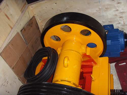 Laboratory PE Jaw Crusher Machine Big Swing Angle Easy To Operate PE 150x250