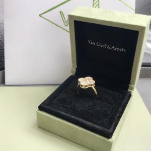 Quality Elegant 18K Gold Van Cleef Jewelry , Vintage Mother Of Pearl And Diamond Ring luxury pearl jewelry for sale