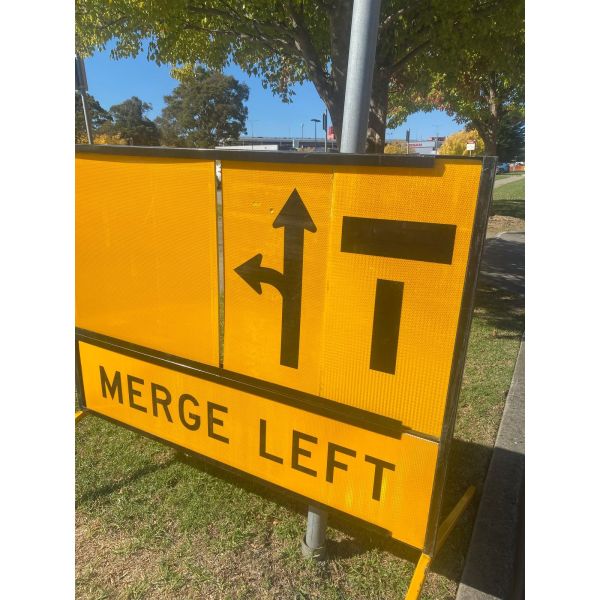 Australian Standard Class 1 Traffic Sign PVC Controller Corflute Multi Message Signs 600x600mm