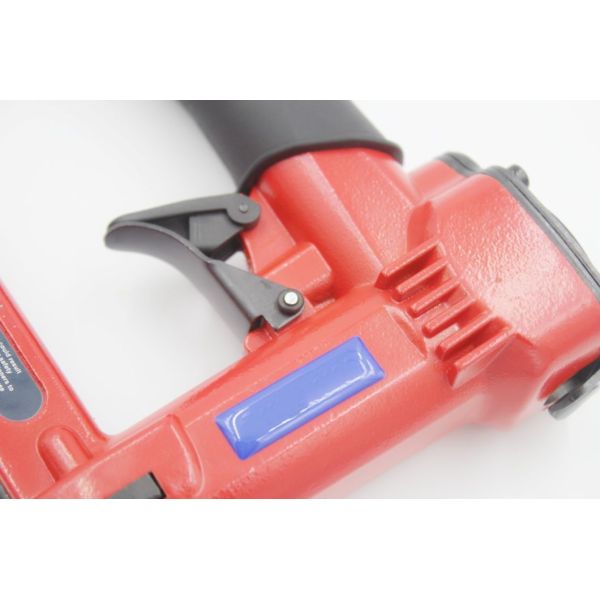 Top-Rated Durable 22 Gauge Fine Crown Air Pneumatic Staple Gun (RED) Air Stapler 7116