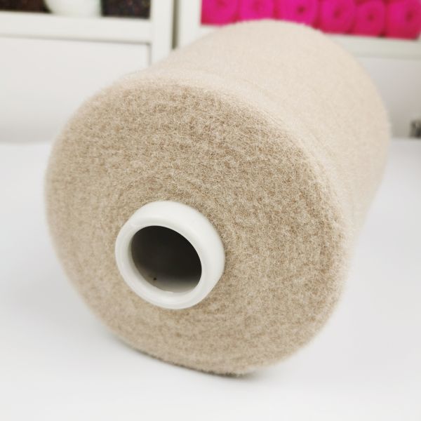 Feather Pattern Microfiber Machine Knitting Yarn Shinny 0.7CM 0.9CM 100% Nylon