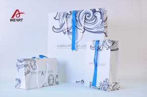 Quality Matt lamination Art Custom Printed Paper Bags , Shopping packaging gift bags for sale