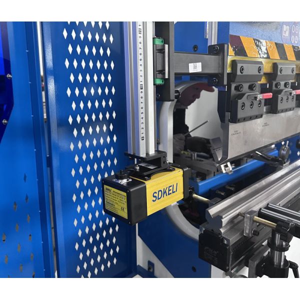 Mini Elctric Hydraulic Press Bending Machine 40T Delem DA53T Controller Press Brake 1600MM