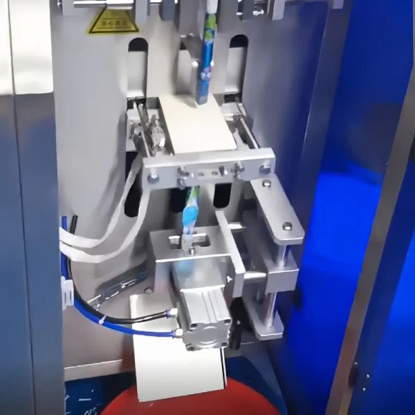 5kw Automatic Honey Packing Machine 220V Liquid Paste Packing Machine