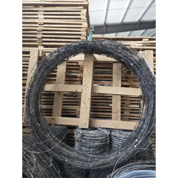 Barbed Tape Concertina Gaucho Barbed Wire Prison High Security Spiral Barbed Wire Fence