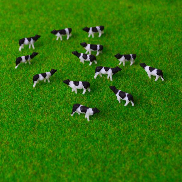1:150 scale Model Painted 20mm Black and White Farm Animals Cow for model building