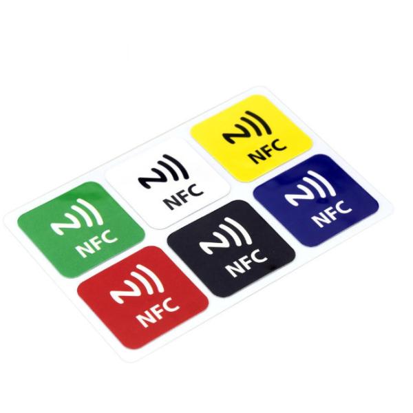 215 213 Chip Rewritable Passive NFC Tag Roll 0.07mm Thickness 13.56mhz