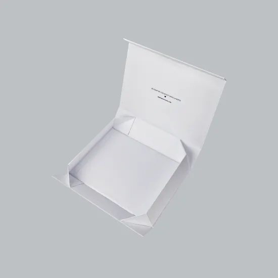 Folding Magnetic 185g fancy paper White Packaging Box For Apparel