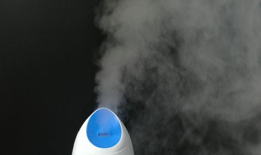 White Color Electric Aroma Diffuser Simple Modern Design 145*156*315mm