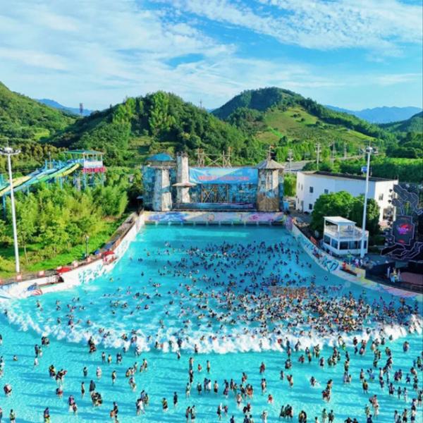Innovative Wave Pool System for Engaging Resort Hotel Activities and Water Park