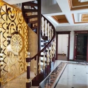 Quality Royal Classic Stair Railing Carve Flower Stair Column Metal Railing Indoor for sale