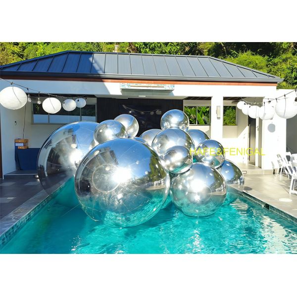Luxurious PVC Inflatable Silver Mirror Balloons As A Solo Installation on Water