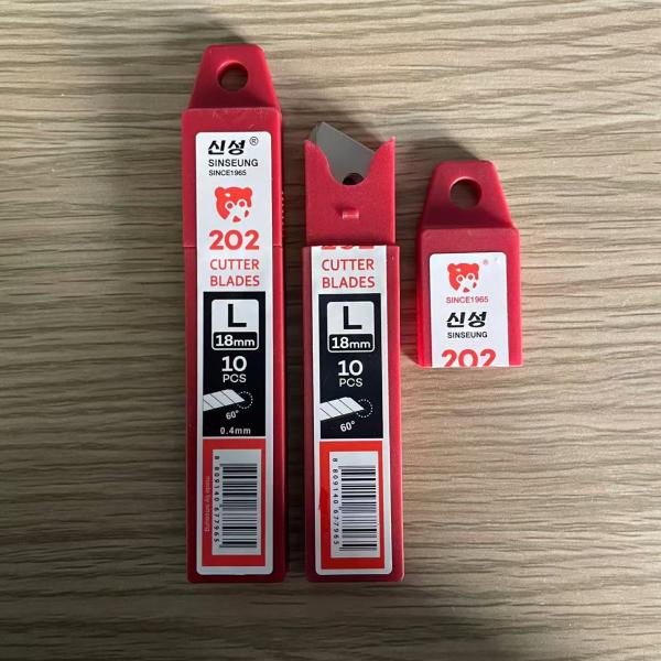 8 Segments 18mm Cutter Blades 60° Angle 0.5 Mm Thickness Cutting Performance
