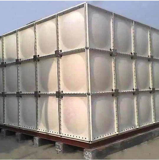 FRP / GRP Plug In Swimming Pool Tank Sitting Type No Leakage Lightweight