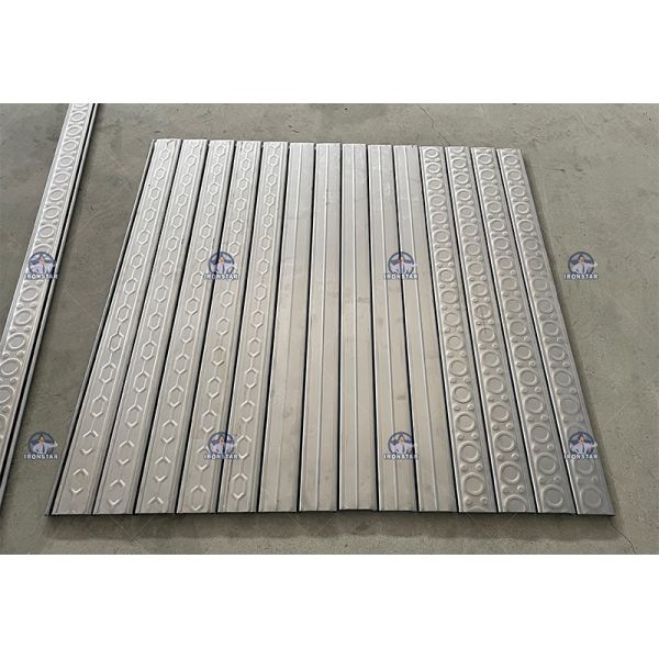 68mm rolling shutter door roll forming machine for Colombia rolling shutter strip making machine