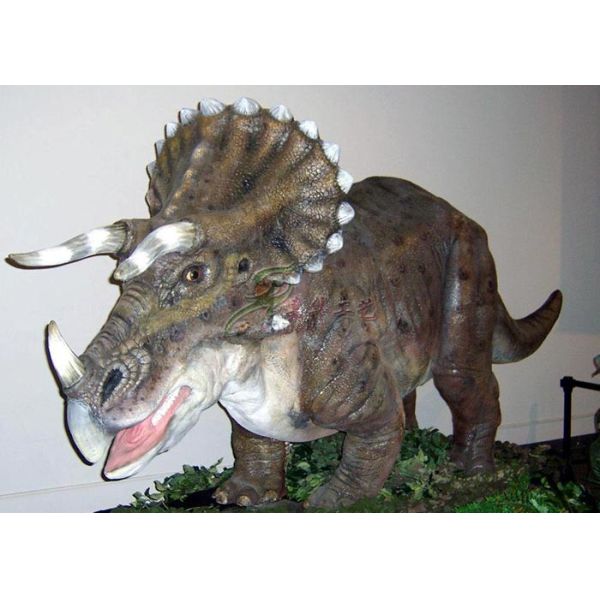 Waterproof Life Size Dinosaur Statue Triceratops For Amusement Park