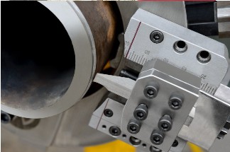 Portable Hydraulic Pipe Cutting And Beveling Machine Outter Mounted 1.5KW - 2KW