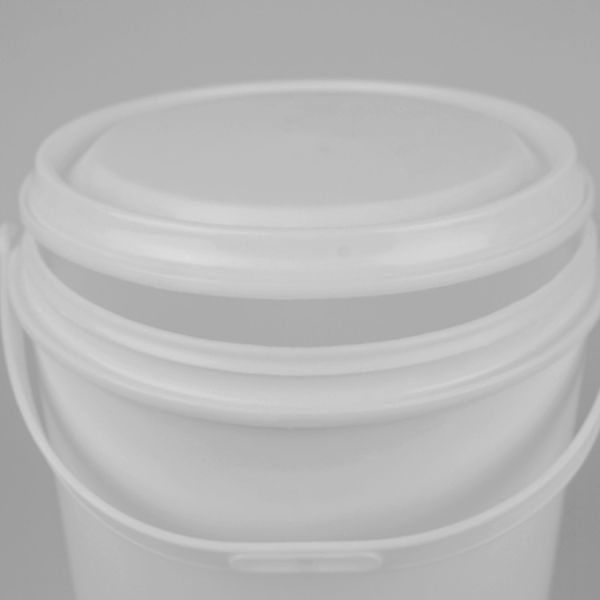 1 Gallon Plastic Paint Bucket