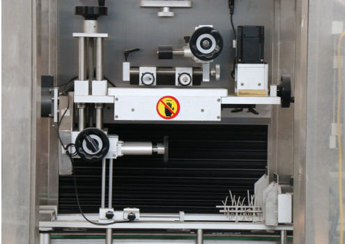 Stainless Steel Water Bottle Labeling Machine For Square Or Round Bottles