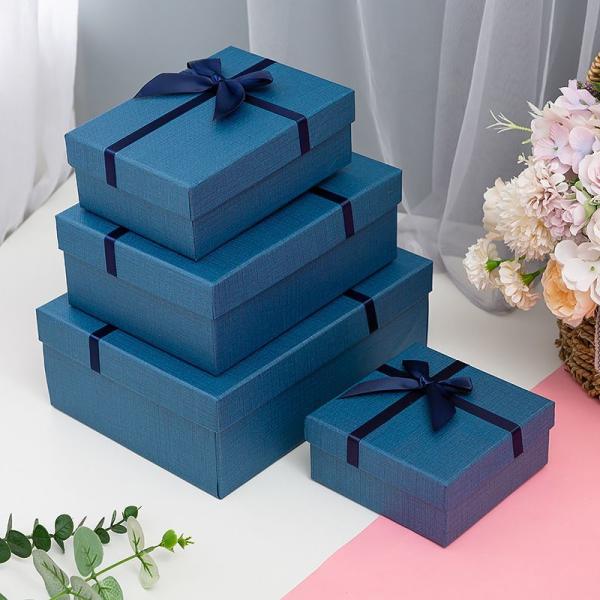 Cardboard Present Boxes Sturdy Luxury Gift Boxes With Lids For Graduation Celebration