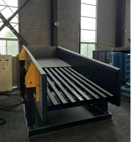 18.5kw Rock Vibrating Feeder Max Feed Size 500mm Reliable Performance