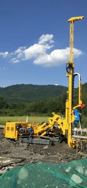 Flexible Full Hydraulic And Crawler Highway Drill Rig BHD - 260