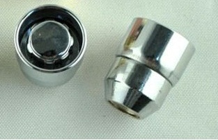 M14x1.5 Toyota Car Locking Wheel Nut 2.3 Centimeter Length With Taper Seat
