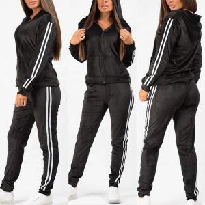 China                  Custom Women Sport Clothing Fashion Hooded Training Track Sweat Suit Jogging Suits Wholesale Velvet Tracksuits              on sale