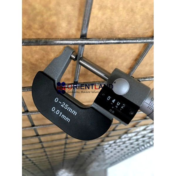 Welded Mesh Fortifications Structure Defensive Barrier Mil 10