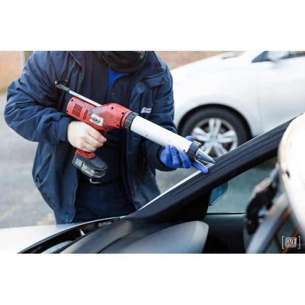 Polyurethane (PU) Adhesive Sealant Glue for Automotive Glass Bonding and Sealing