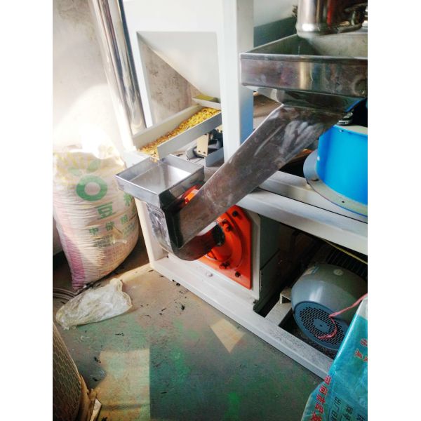 PVC Wallpaper Plastic Recycling Machine , Double Colding Plastic Extrusion Machine