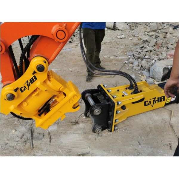 42CrMo Excavator Quick Hitch Yakai CTHB 180 Degree Tilting Hydraulic Quick Coupler for 0.8-25ton Excavator
