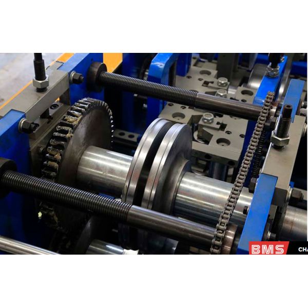 Thickness 1.5mm CZ Purlin Roll Forming Machine With Cr12Mov Cutter