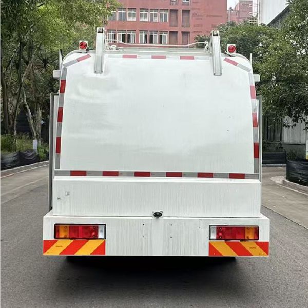 12.5 Ton Pure Electric Solid-Liquid Separation Compactor Kitchen Waste Truck