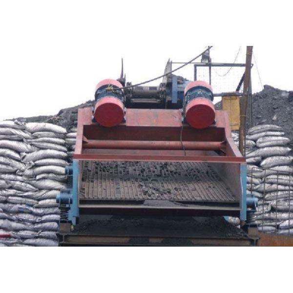 Automatic Linear Vibratory Screen Fully Enclosed Structure For Chemicals / Mining