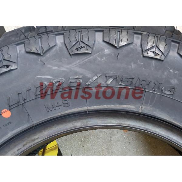 Reliable High - Stable Mud Terrain Tyres LT225 / 75R16 Open - Tread Designed
