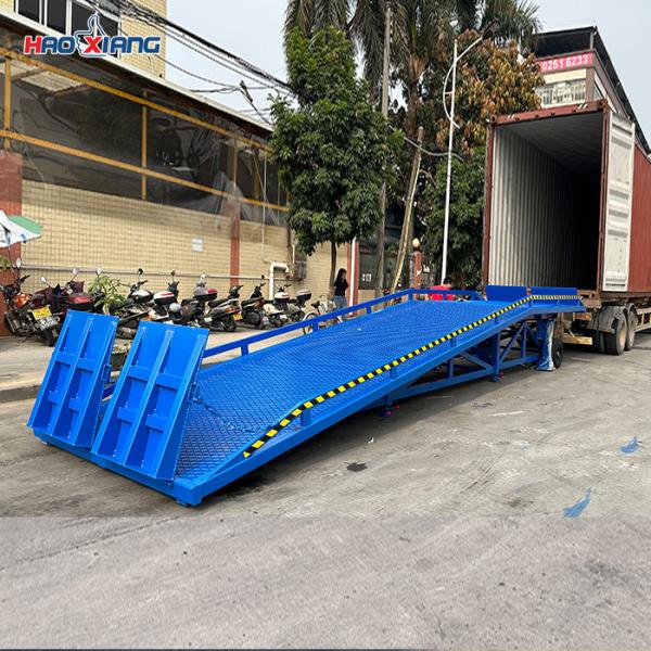 Buy 20 Ton Capacity Mobile Loading Ramp Portable Loading Docks With Anti Slip Surface at wholesale prices