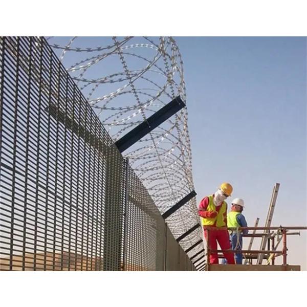 Giant Shuttle Green Wire Mesh Fence Welded 358 Security Fence 1