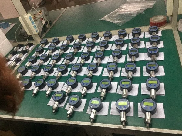 Wireless OEM High Precision Intelligent Digital Pressure Gauge with ISO9001
