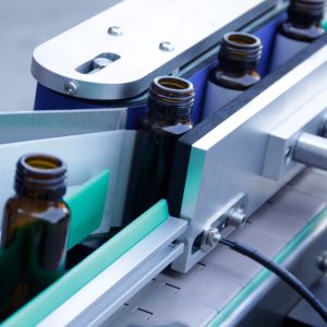 Automatic High Speed Vertical Large Round Bottle Labeling Machine With Ribbon